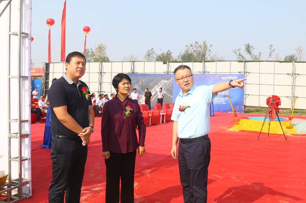 曹县县委副书记,县长梁惠民与海沁地产发展集团,海鸿集团总经理马庆